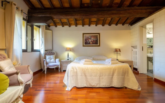 Santa Trinita Apartment
