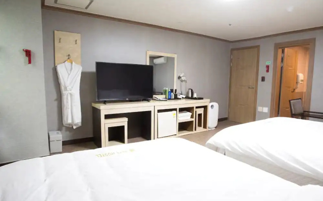 Ritz Hostel