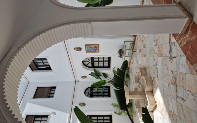 Hotel y Apartamentos Doña Lola