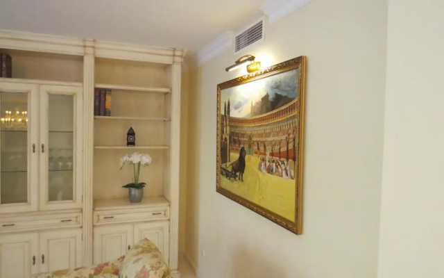 Spacious 700m2 villa, Golfers paradise.