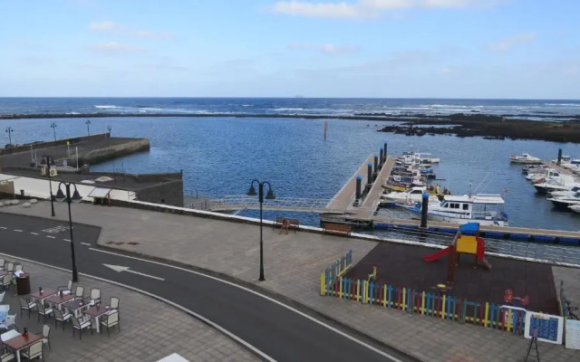 Orzola frente al mar