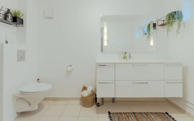 Lovely Apartment | 10 Min Walk From City Centre