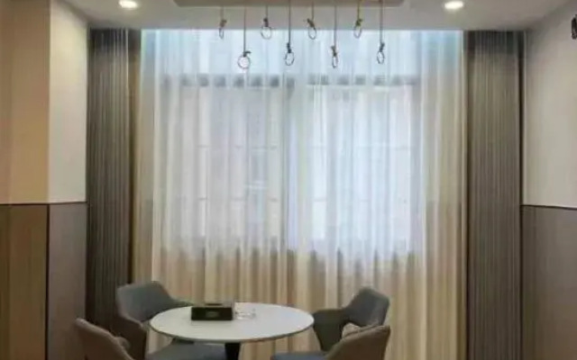 Aite Intelligence Home Furnishings 520 Experience Hall