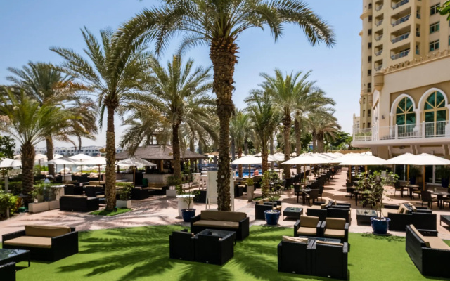 Luxurious 2 Bed Apt on Palm Jumeirah