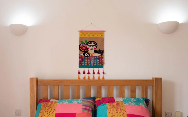 Lovely 2 Bedroom Flat in Excellent Location
