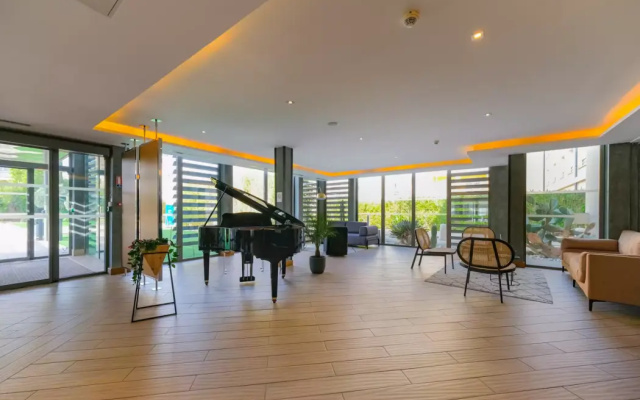 Zenitude Hotel la Valadière, an Ascend Collection Hotel