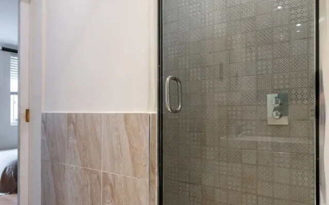 Classic 1BR - Notting Hill Gem