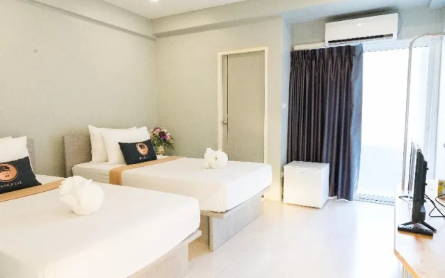 Roomquest Don Muang Airport