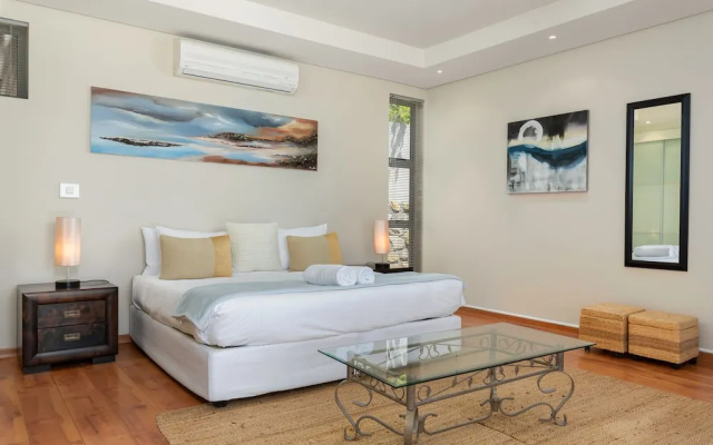 1st Cres Street 14