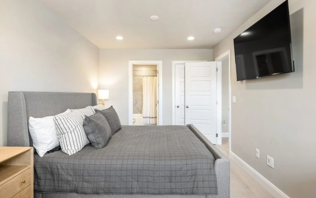 Grand Getaway 10 Bedroom Townhouse