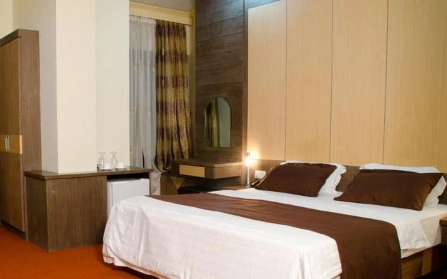 Gold Leaf Hotel