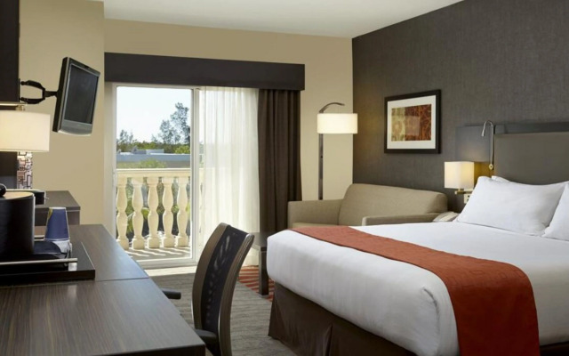 Holiday Inn Express Hotel Naples Downtown - 5th Avenue