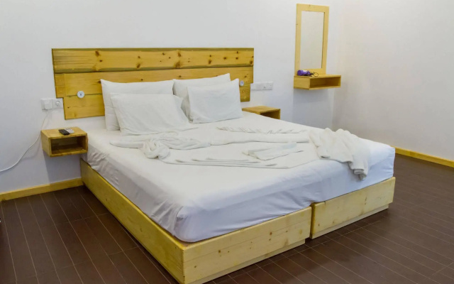 Отель Royal Pearl Inn
