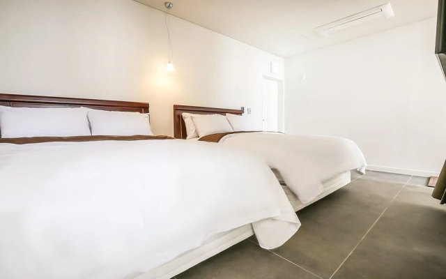 Hotel Maru
