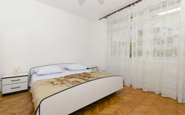 Apartment Tome G