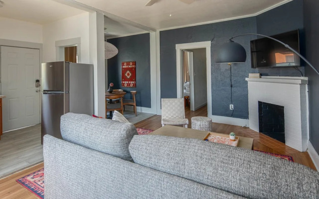 Cozy 2BR Home near Roosevelt Row by WanderJaunt