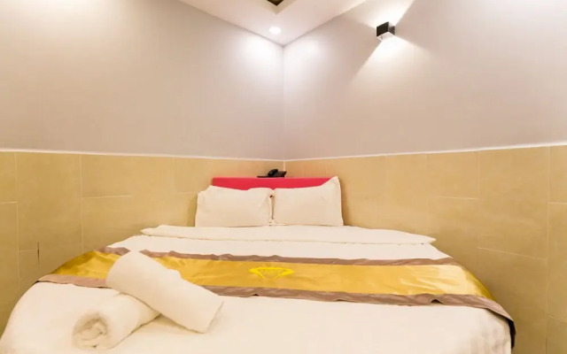 Oyo 986 Lucy Hotel