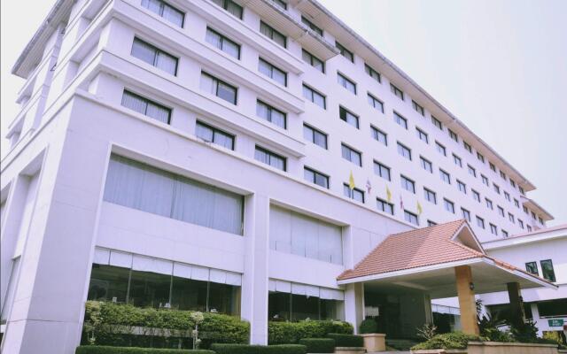 Bussarakam Hotel вид на фасад