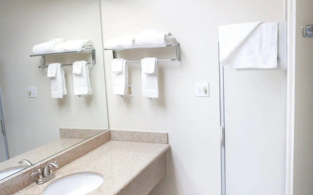 Best Western El Rey Inn Suites