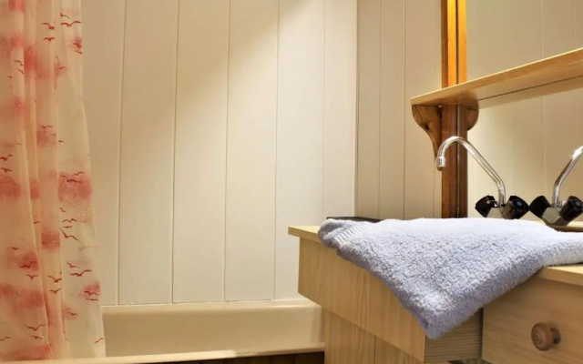 Appartement Risoul, 1 pièce, 4 personnes - FR-1-330-169