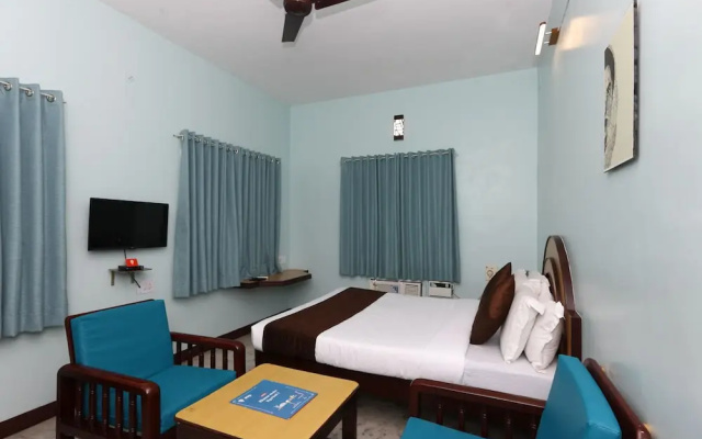 OYO 7829 Santhi inn