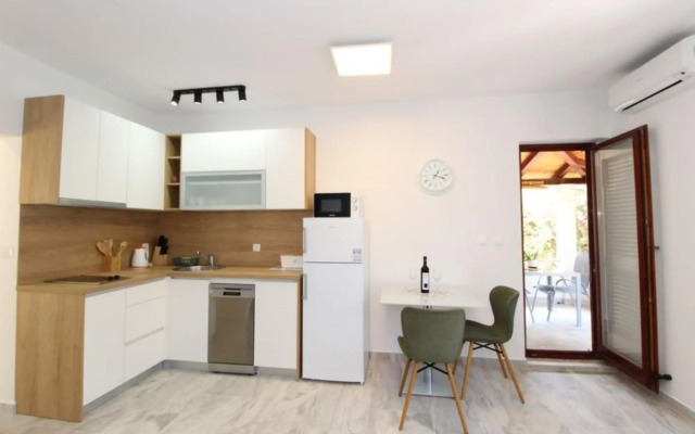 UGA - Perfect Location - SA3 - Ivona