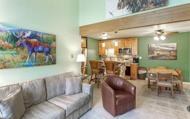 C305 W Beaver Creek Blvd 2 Bedroom Condo by RedAwning