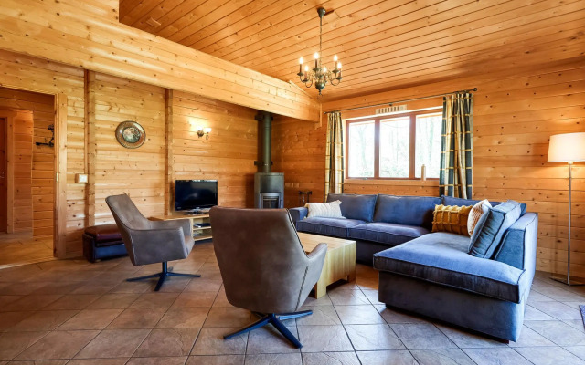 Garden-View Bungalow in Holten near Forest
