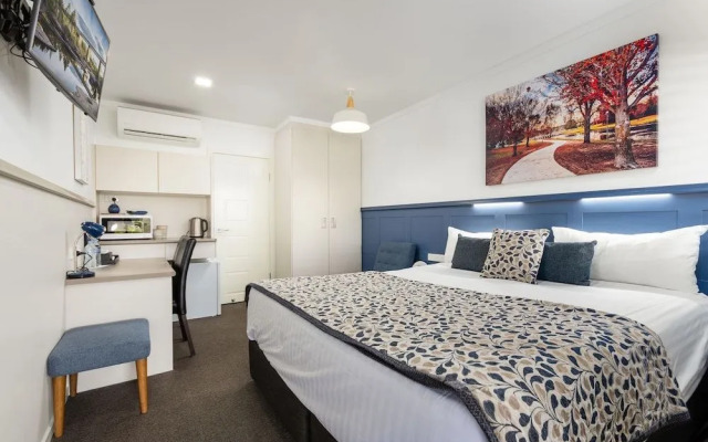 Granite Court Motel