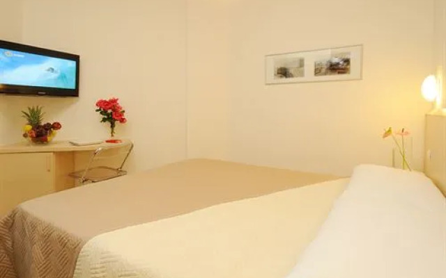 Holiday Fever Bed & Breakfast