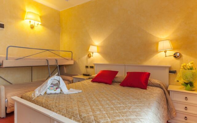 Hotel Imperial Beach Римини вид на фасад