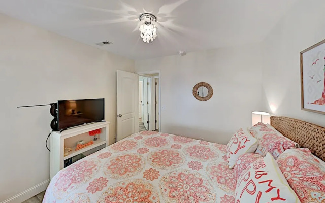 8forestg 2 Bedroom Condo