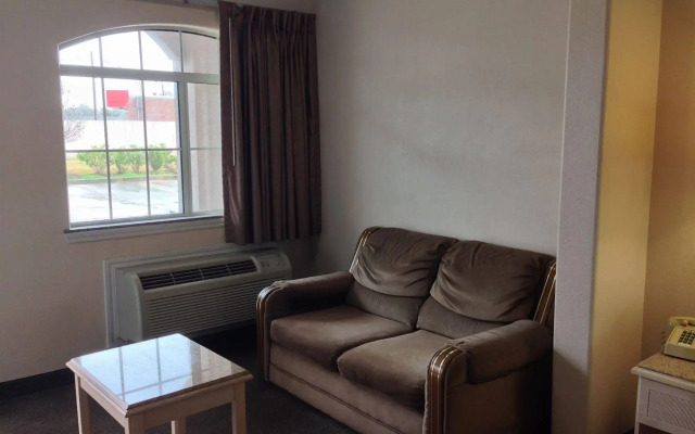 Camelot Inn  Suites McCarty