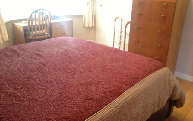 Lee's Ocean Peek B & B