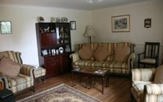 Hallbarns