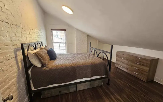 Heart of Mainstrasse Apt 4