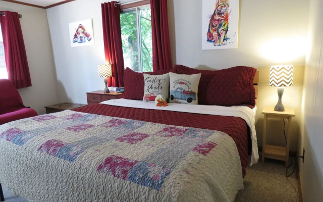Tall Pines Inn
