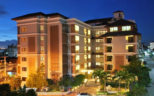 Отель Grand Marina Residence вид на фасад