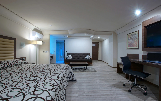 Econo Express Hotel