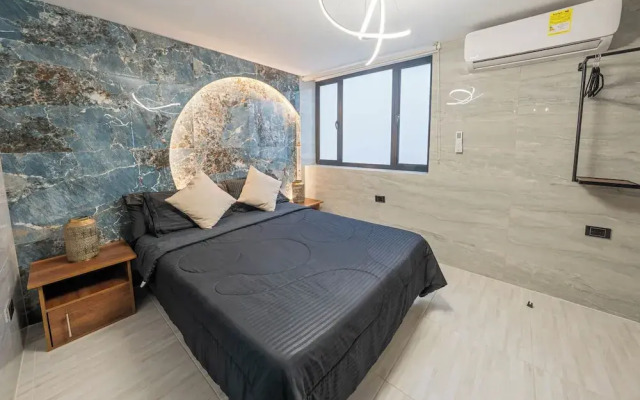 3 BR apartment 1 block from lleras park