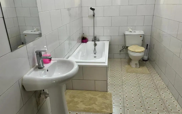 House - Sleeps 6 - Parking - Garden