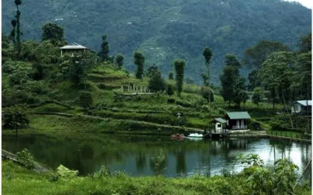 Nature Hilltop Resort