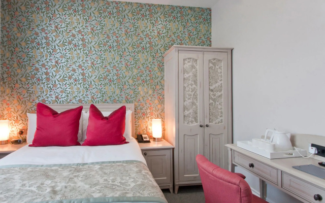 W12 Rooms
