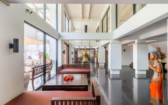 OYO 807 Suan​ Dok​ Kaew​ Hotel​