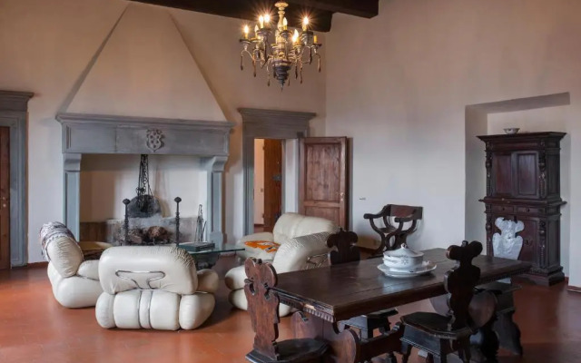 Medici Villa with Gardens 7 Min From Florence