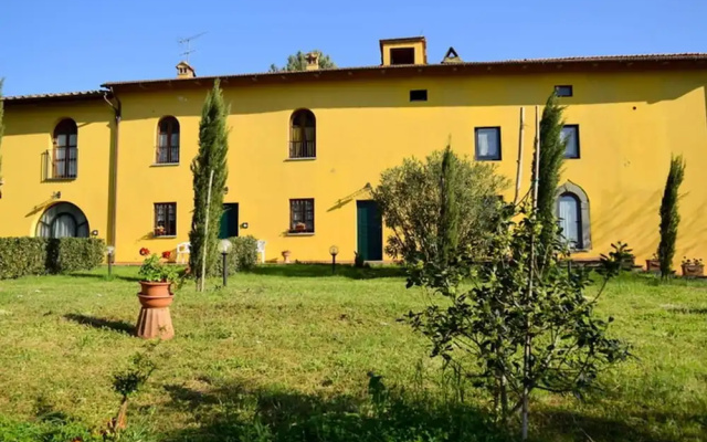 Farmhouse in Vinci With Pool & Vineyards