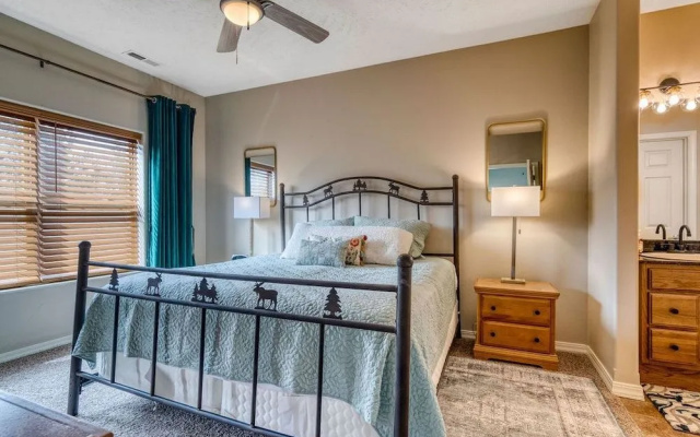Majestic Lakeside Hideaway 2 Bedroom Condo