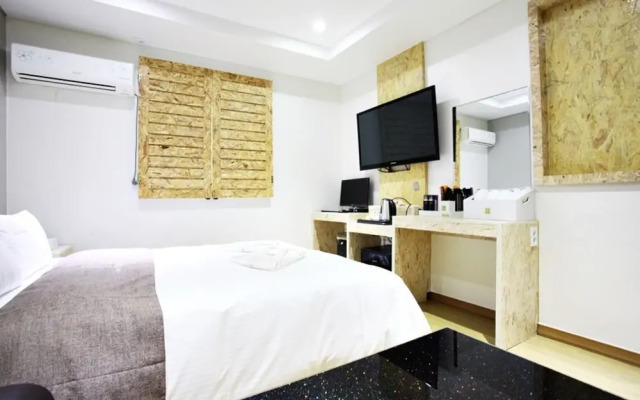 ORAGO Stay Hotel