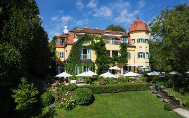 Hotel Seeschll Velden