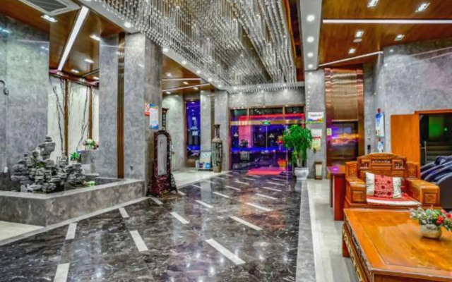 Golden Apple Hot Spring Hotel